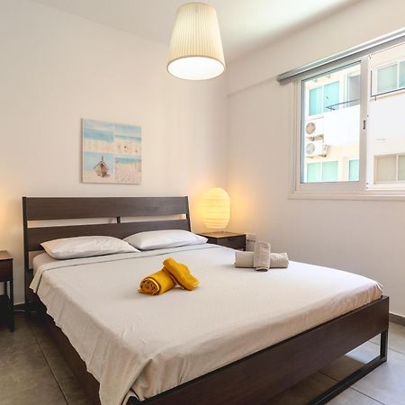 Kave Blue Mackenzie 1 Bdr Flat With Pool Apartment Larnaca Bagian luar foto