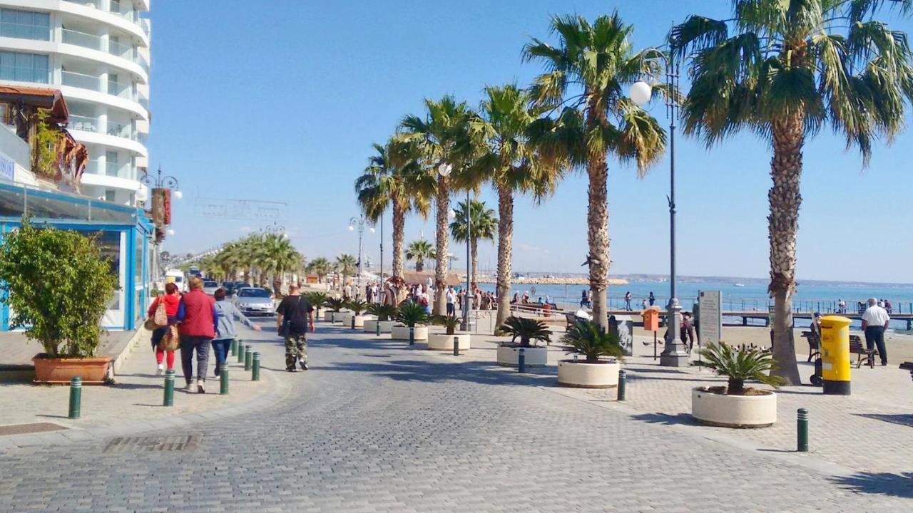 Kave Blue Mackenzie 1 Bdr Flat With Pool Apartment Larnaca Bagian luar foto