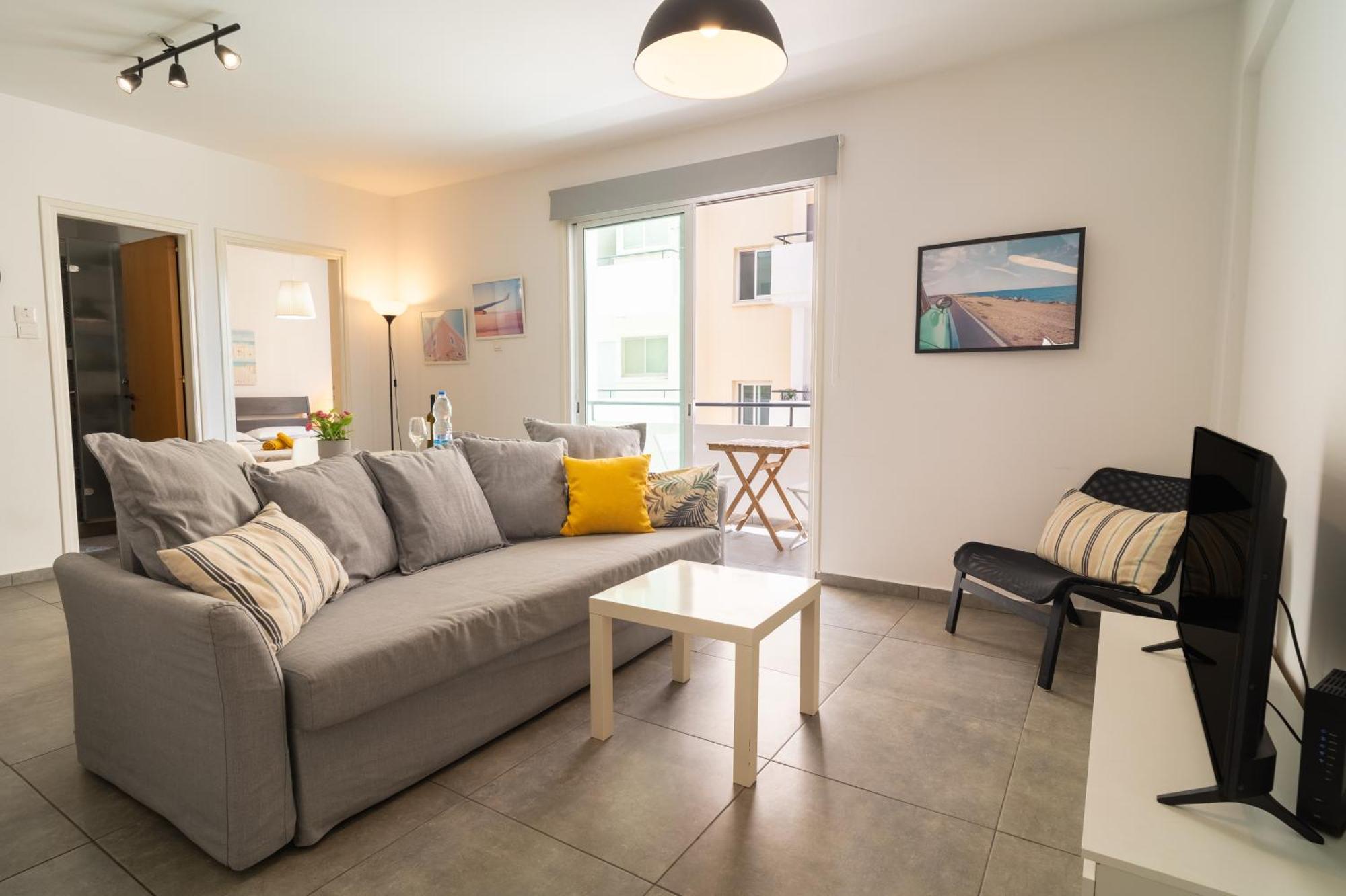 Kave Blue Mackenzie 1 Bdr Flat With Pool Apartment Larnaca Bagian luar foto