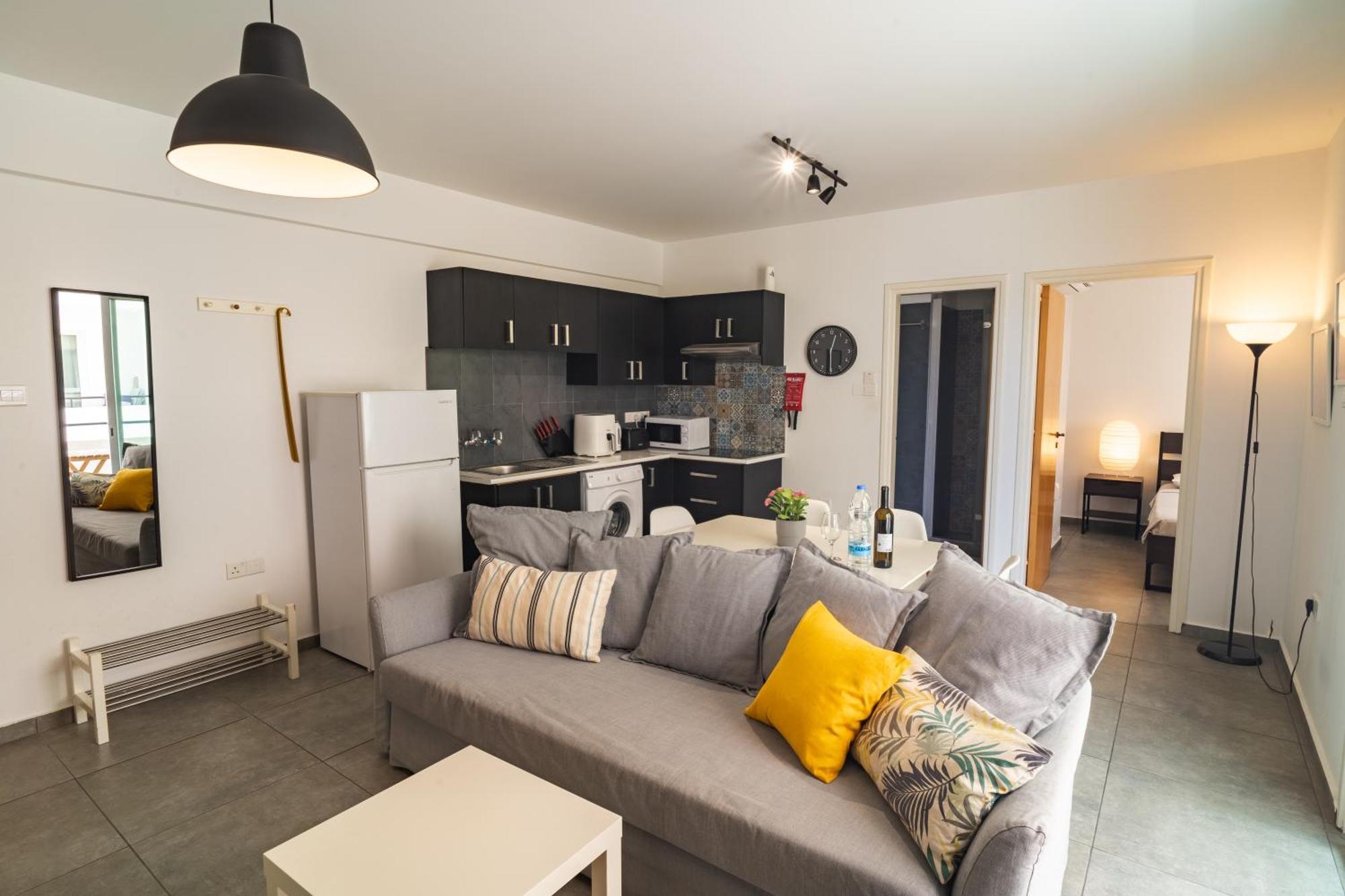Kave Blue Mackenzie 1 Bdr Flat With Pool Apartment Larnaca Bagian luar foto