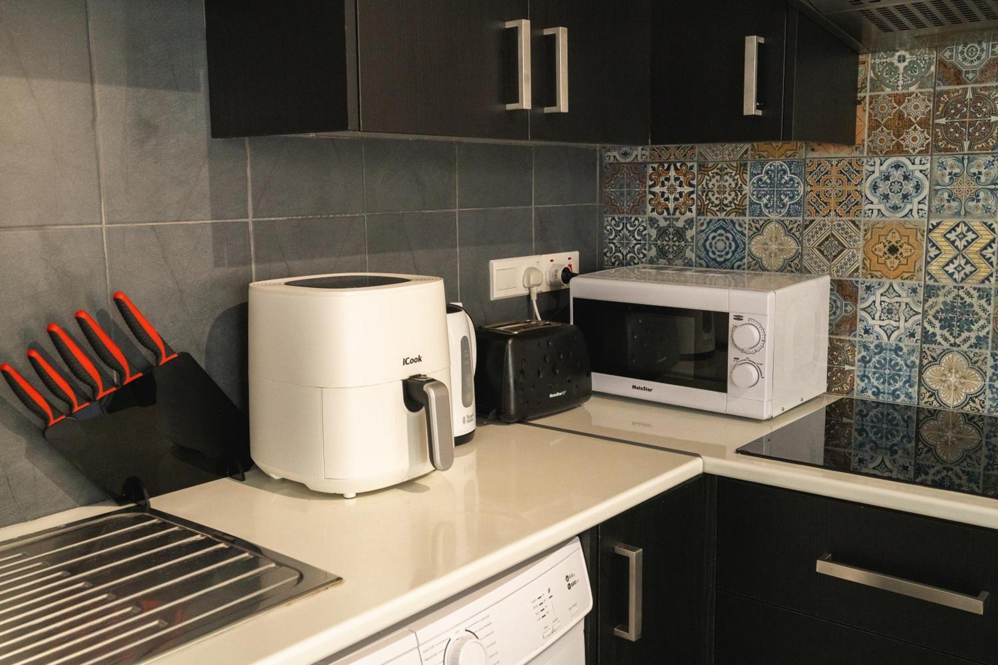 Kave Blue Mackenzie 1 Bdr Flat With Pool Apartment Larnaca Bagian luar foto