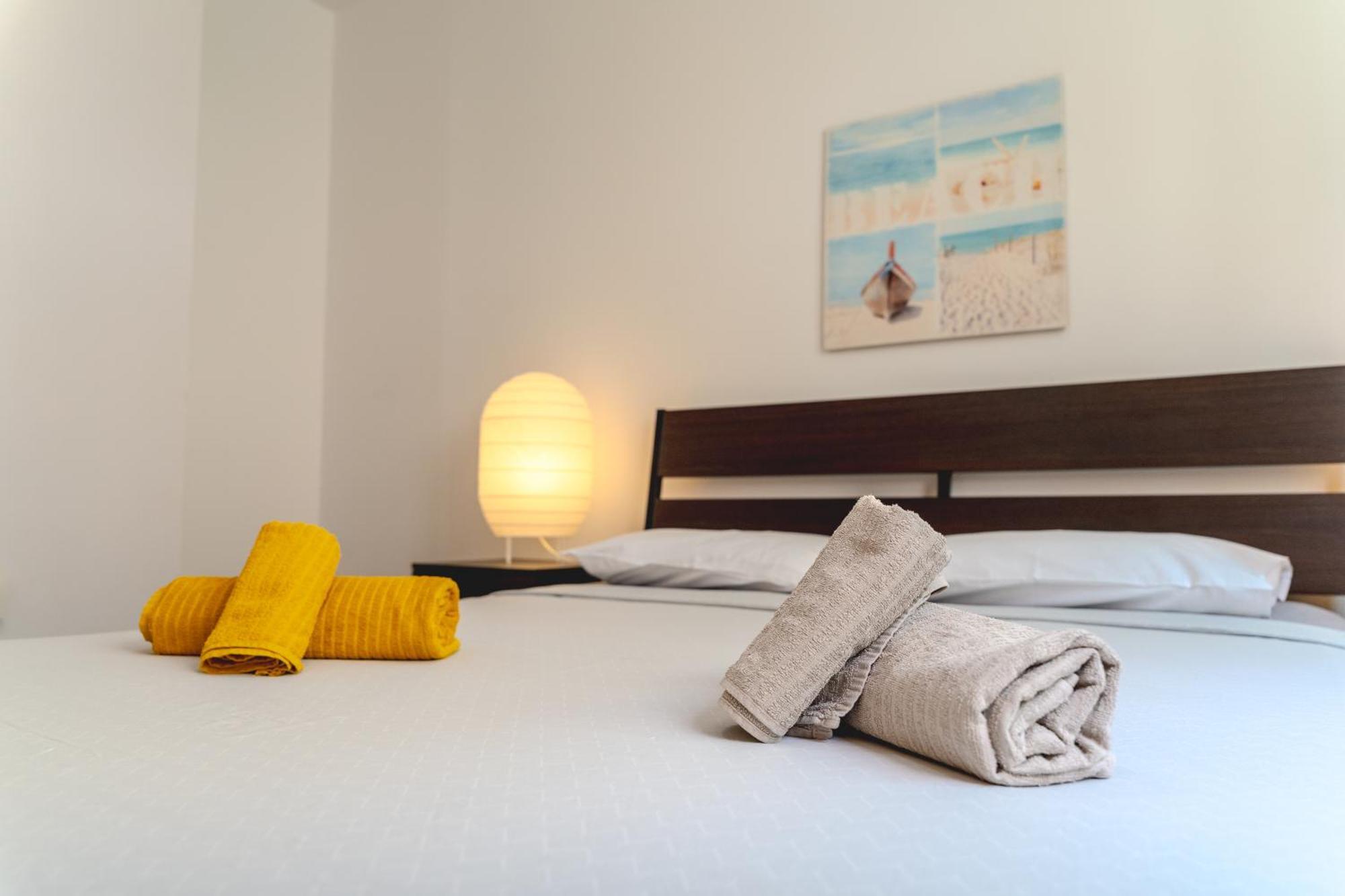 Kave Blue Mackenzie 1 Bdr Flat With Pool Apartment Larnaca Bagian luar foto